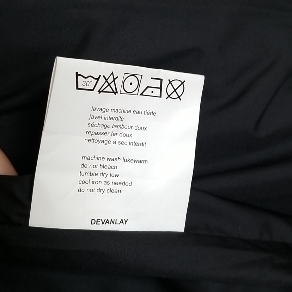 🚫 SOLD - Lacoste Black Puffer Vest - Picture 8 of 8